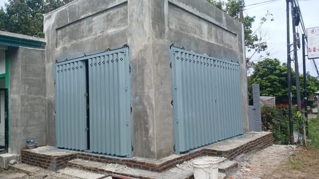 Proses pembuatan pintu harmonika